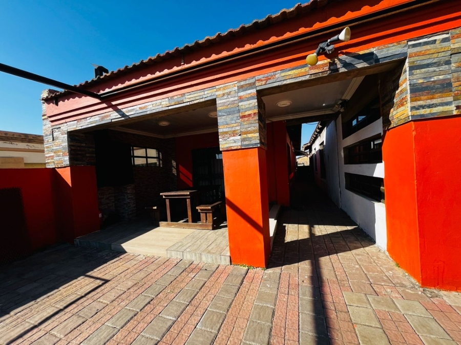 3 Bedroom Property for Sale in Bloemside 2 Free State